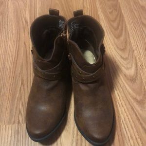 Girls size 1 boots